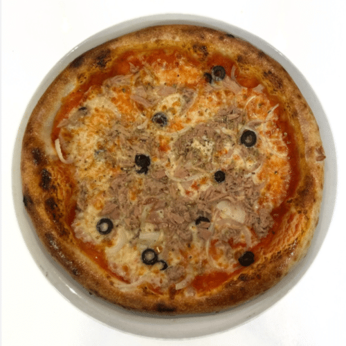 Hausgemachte Pizza Mega aus original napolitanischem Teig