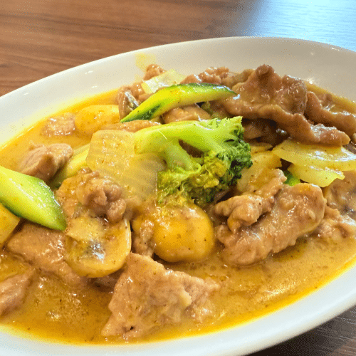 Rindfleisch mit gelber Currysauce (scharf)