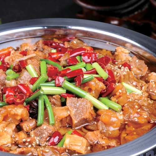 麻辣牛腩 Geschmorte Siedfleisch mit Scharfer Sauce (Mittelscharf)