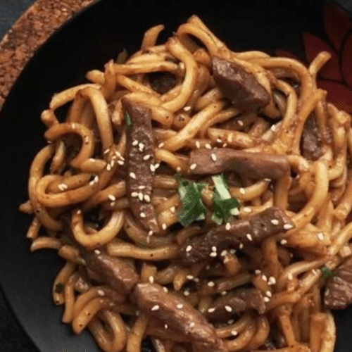 黑椒炒乌冬 Japanische gebratene Udon-Nudeln mit schwarzem Pfeffer