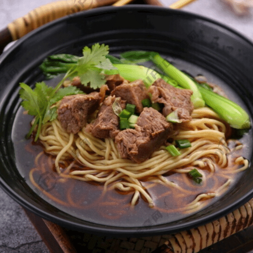 红烧牛腩汤面 Siedfleisch-Nudelsuppe nach roter Bratensauce-Art