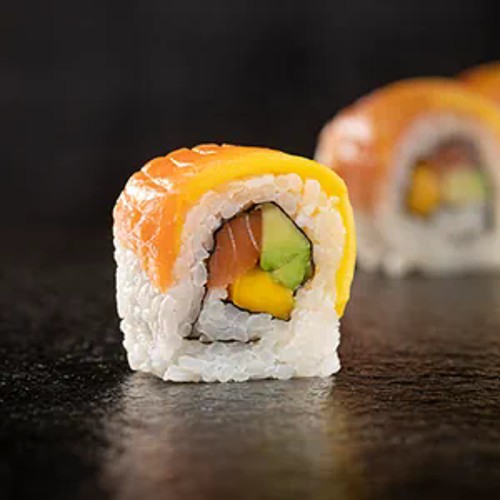 Rainbow Roll Salmon loves Mango