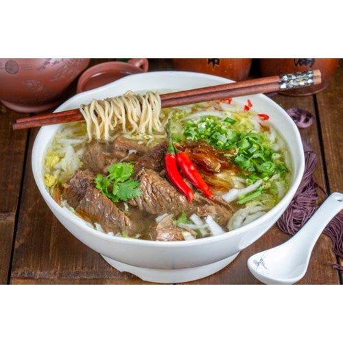 9111. POTAGE DE NOUILLES AU BOUILLI DE BOEUF