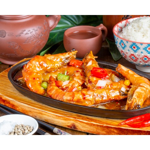 322.RIZ GAMBAS AVEC SAUCE SEL POIVRE SUR PLAQUE CHAUFFANTE