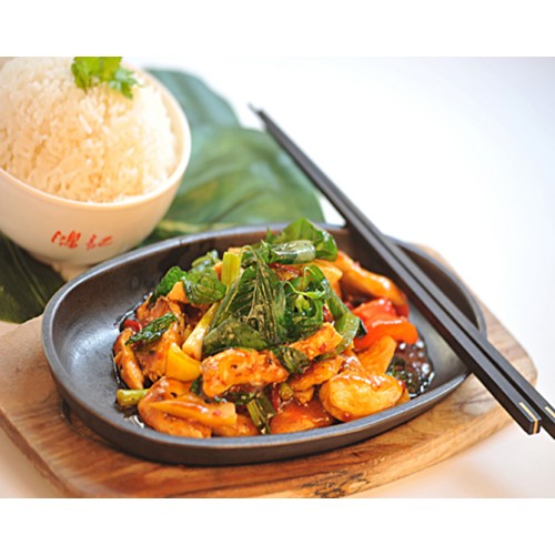 9205.RIZ POULET SAUTE AU BASILIC SUR PLAQUE CHAUFFANTE