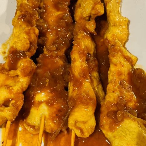 Brochette de poulet (4 pièces) 沙爹鸡串