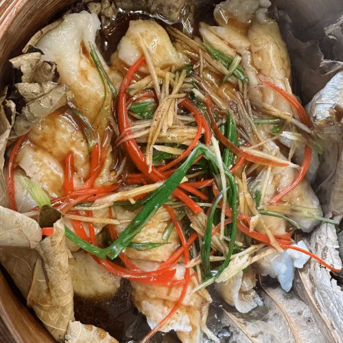 Filet de poisson à la vapeur (au gingembre) 蒸鱼片 (姜葱)