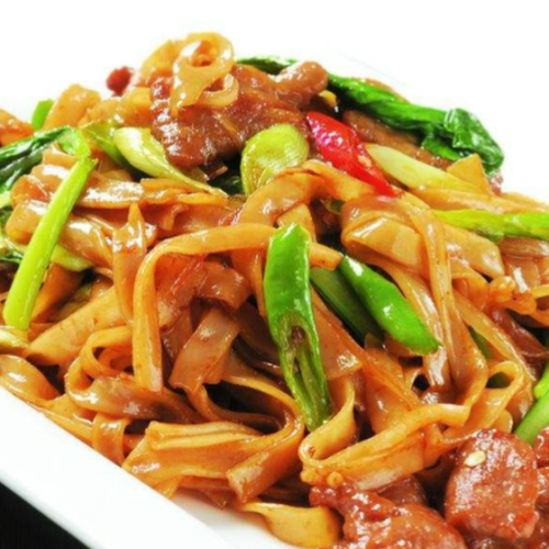 Nouilles de riz sauté au bœuf 干炒牛河