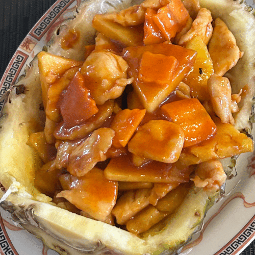 Poulet à l'ananas frais 菠萝鸡