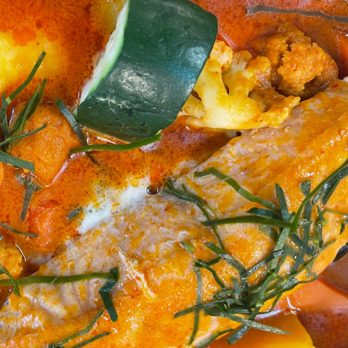 Irischer Bio Lachs mit Paneng Curry (mittelscharf)