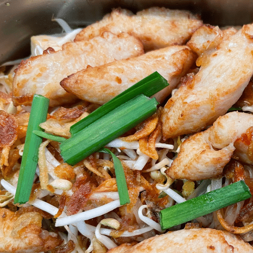 Reisnudeln Phad Thai mit Thai Pouletinnenfilet (halal)