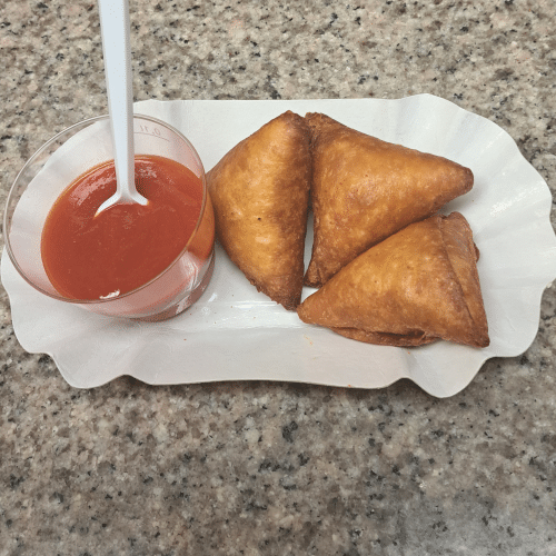 Hausgemachte Samosa Vegi Gross (3 Stück)