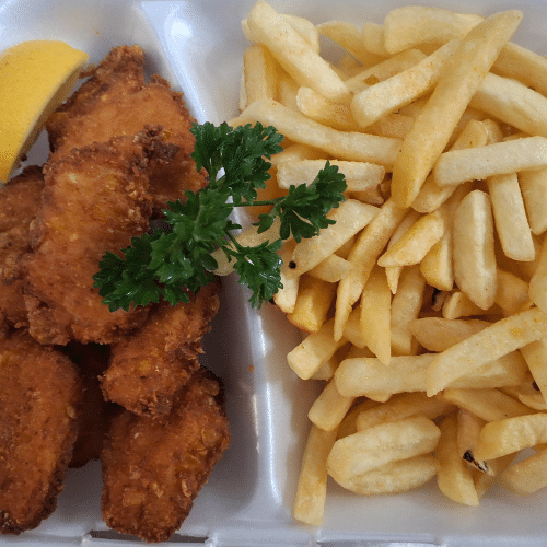 Hausgemachte Chicken Nuggets mit Pommes Frites