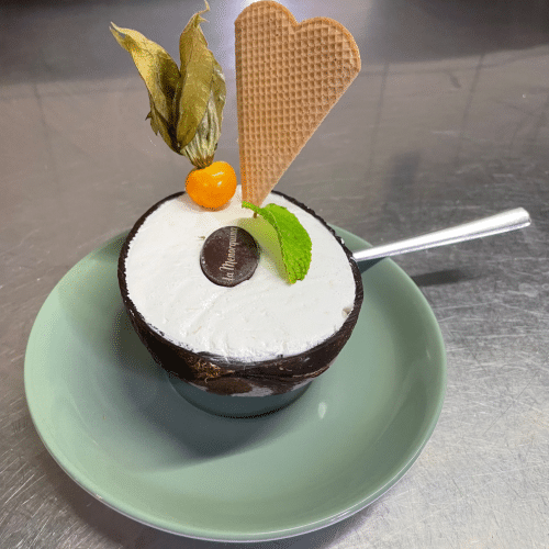 Kokusnussglacé in Kokosnussschale (1 Stück)