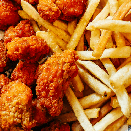 Mixed Chicken mit Pommes Frites