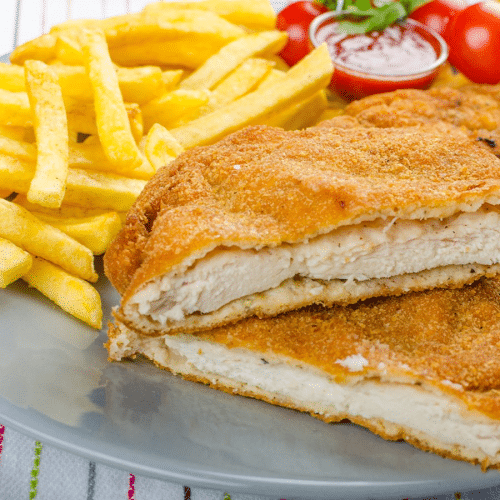 Pouletschnitzel mit Pommes Frites