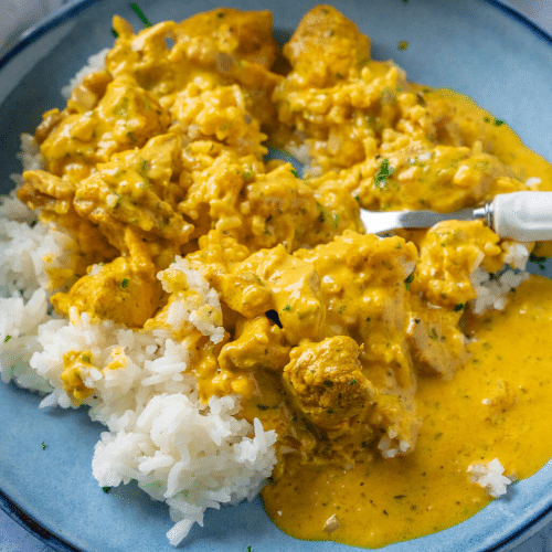 Reis an Curry-Kokos-Sauce mit Gemüse