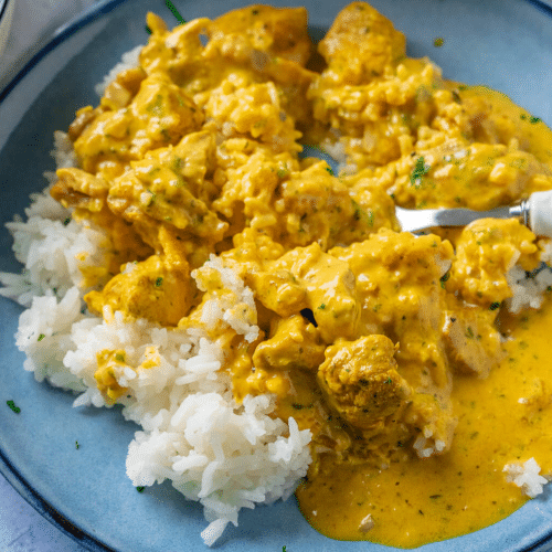 Reis an milder Curry-Sauce mit Gemüse (vegan)