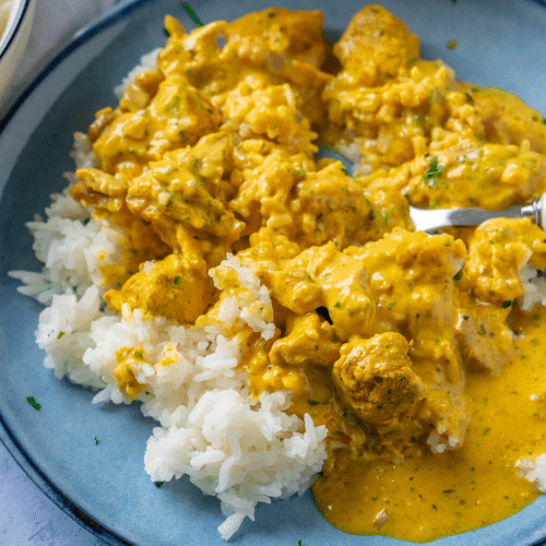 Reis an milder Curry-Sauce mit Rindfleisch