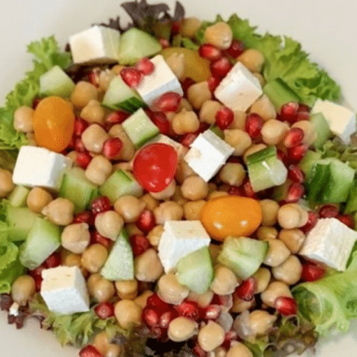 Grosser Kichererbsen-Gurken-Salat