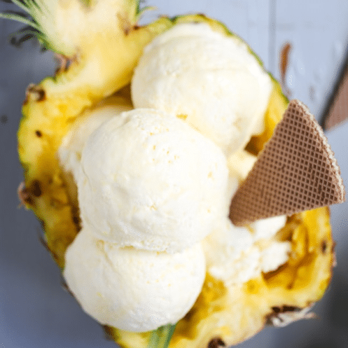 Ananas in einer Schale
