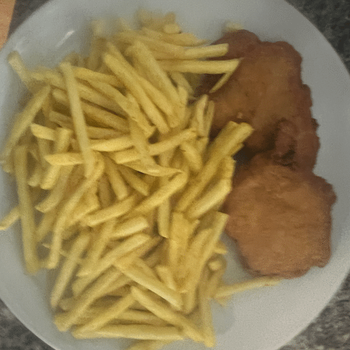 Paniertes Schweinsschnitzel (hausgemacht)