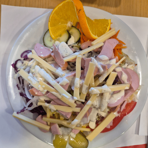 Wurst-Käsesalat