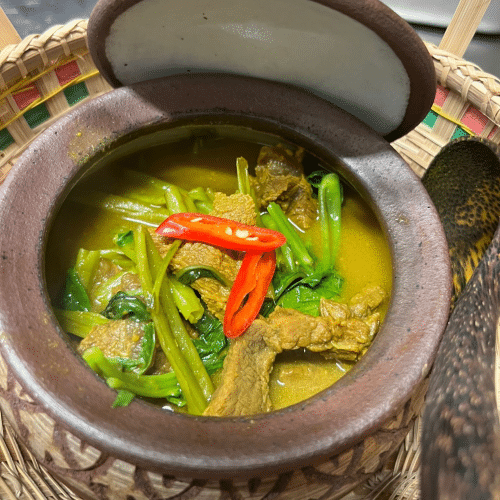 Samlor machu kroeung sach ko (Boeuf à la citronelle)