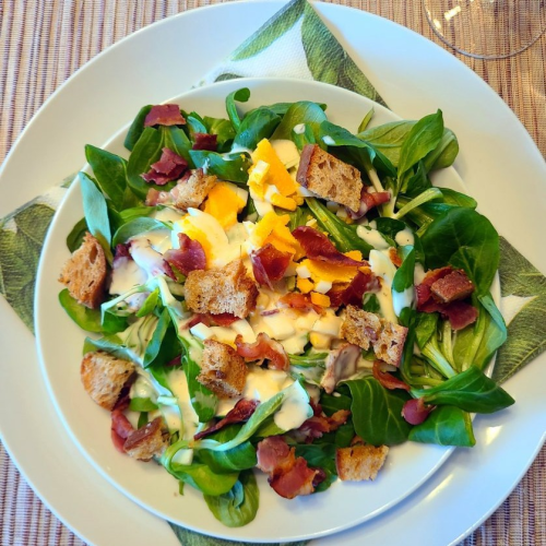 Nüsslisalat mit Ei