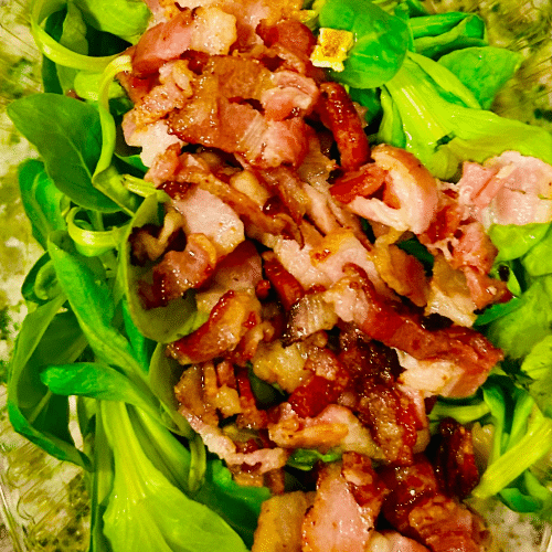 Nüsslisalat mit Speck