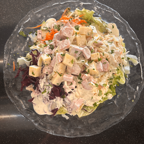 Wurst Käse Salat (garniert)