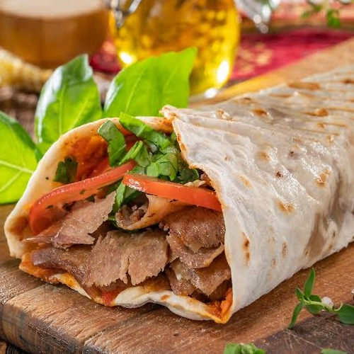 Lahmacun mit Kebabfleisch