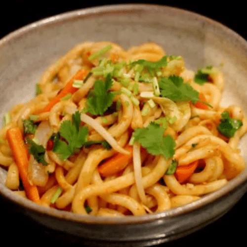 Udon sauté aux légumes/ Stir fried udon with vegetable 蔬菜炒乌冬面
