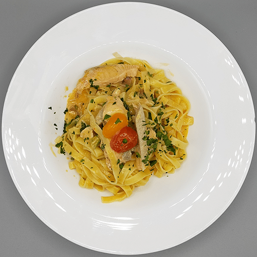 Tagliatelle mit Rindfleisch und gemischten Pilzen