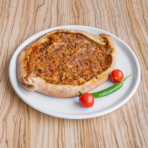 Pide mit Rinderhackfleisch
