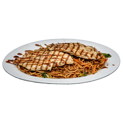 Gegrilltes Hähnchenbrustfilet mit Woknudeln, Gemüse und Teriyakisauce