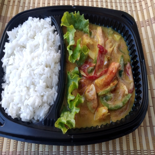 Riz au poulet sauce curry épicé