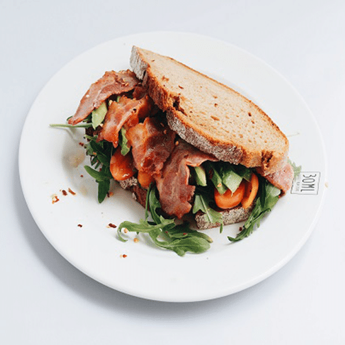 Sandwich avocado BLT