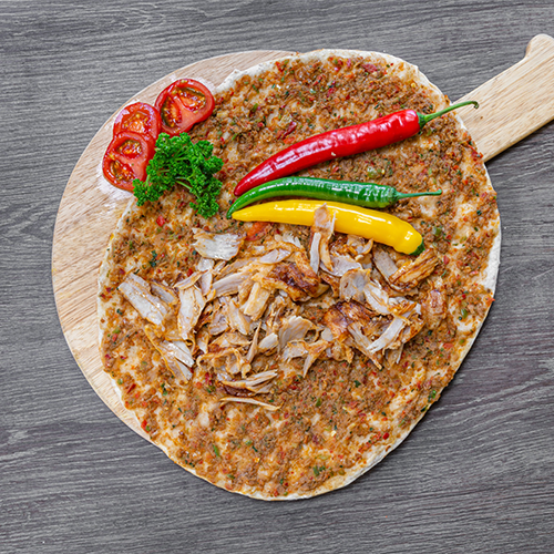Turkish pizza with döner chicken