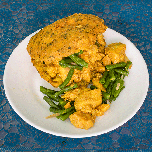 Chicken and vegetables sandwich
