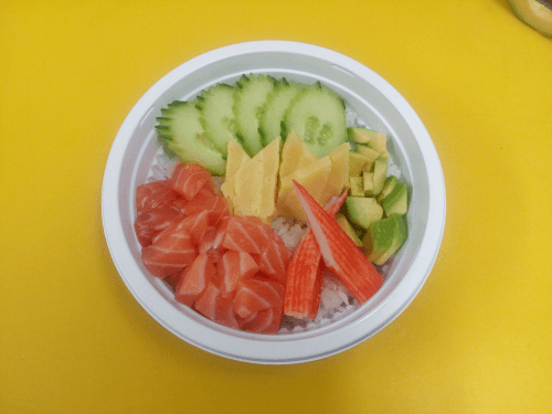 Poké bowl salmon