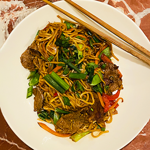 Mie goreng z wołowiną