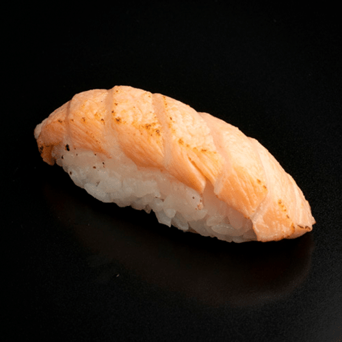 Nigiri łosoś opalany 2 szt.